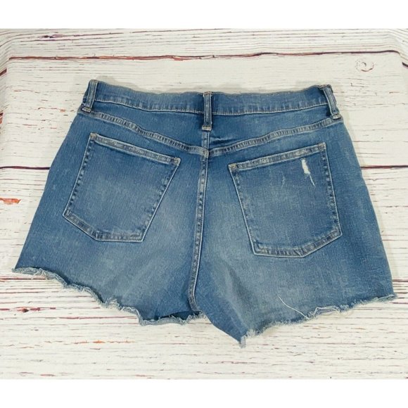 Gap Denim Jean Shorts Medium Wash Cut Off Distressed Size 31 Inseam 3” - Picture 2 of 9